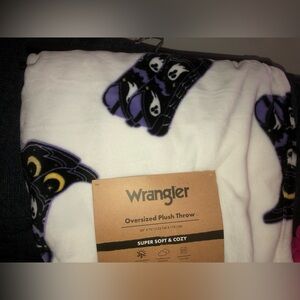 👻 Wrangler Halloween throw blanket